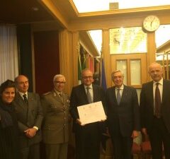 DIFESA/Mario Mauro riceve Gran Croce al merito da Cavalieri di Malta